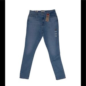 Levi women 721 high-rise skinny jeans size 16 medium new with tags.